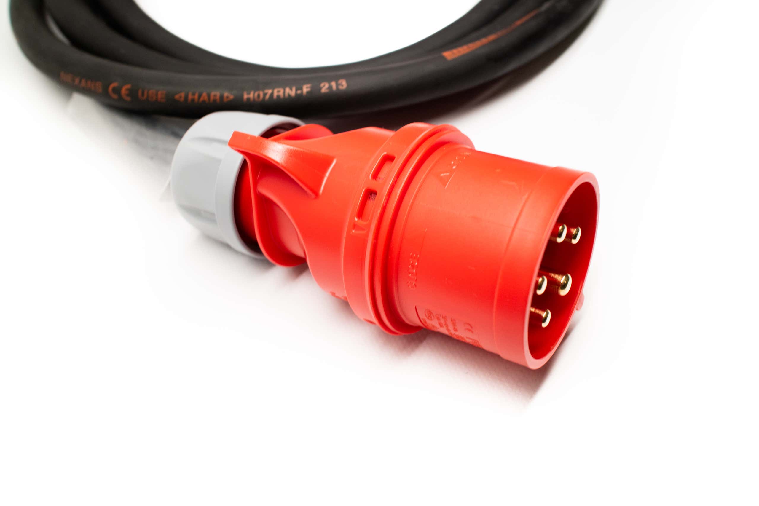 Skarvkabel Titanex 3-fas CEE 16A 2,5m - Prolite | Bellalite Skarvkabel Titanex 3-fas CEE 16A 2,5m - Prolite | Bellalite