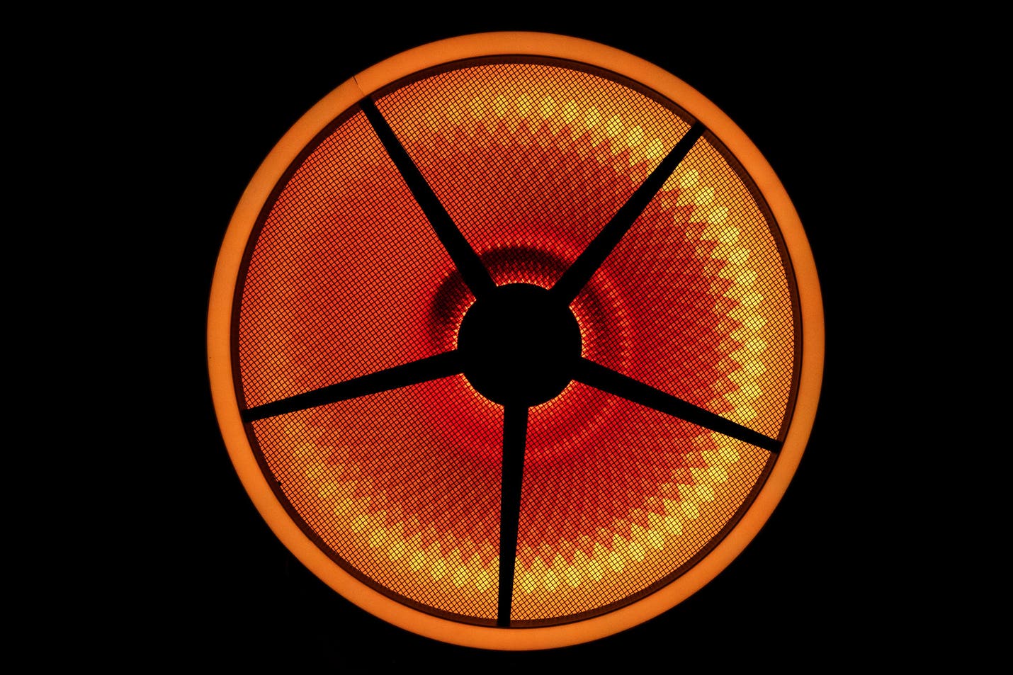 Goliath 320W LED with retro tungsten dimming effect - Showtec | Bellalite Goliath 320W LED with retro tungsten dimming effect - Showtec | Bellalite