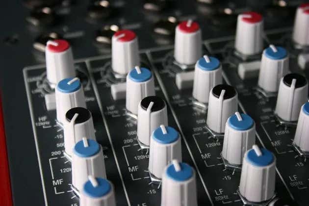 Allen & Heath ZED16FX 10 Mic/Line Inputs, 3 Stereo Sources USB, FX and - Allen & Heath | Bellalite Allen & Heath ZED16FX 10 Mic/Line Inputs, 3 Stereo Sources USB, FX and - Allen & Heath | Bellalite