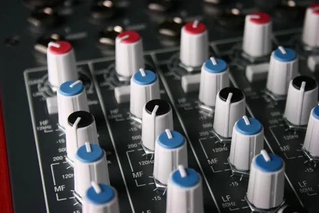 Allen & Heath ZED16FX 10 Mic/Line Inputs, 3 Stereo Sources USB, FX and - Allen & Heath | Bellalite Allen & Heath ZED16FX 10 Mic/Line Inputs, 3 Stereo Sources USB, FX and - Allen & Heath | Bellalite