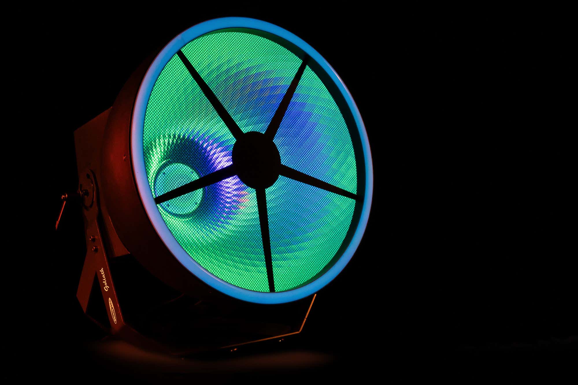 Goliath 320W LED with retro tungsten dimming effect - Showtec | Bellalite Goliath 320W LED with retro tungsten dimming effect - Showtec | Bellalite