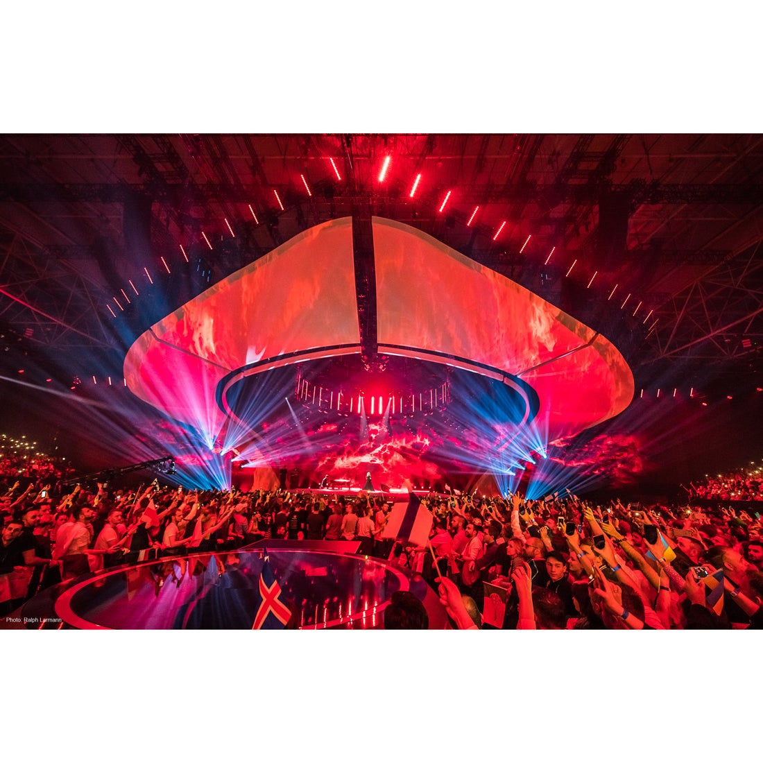 Sixbar 1000™ DEMO  - Elation | Bellalite