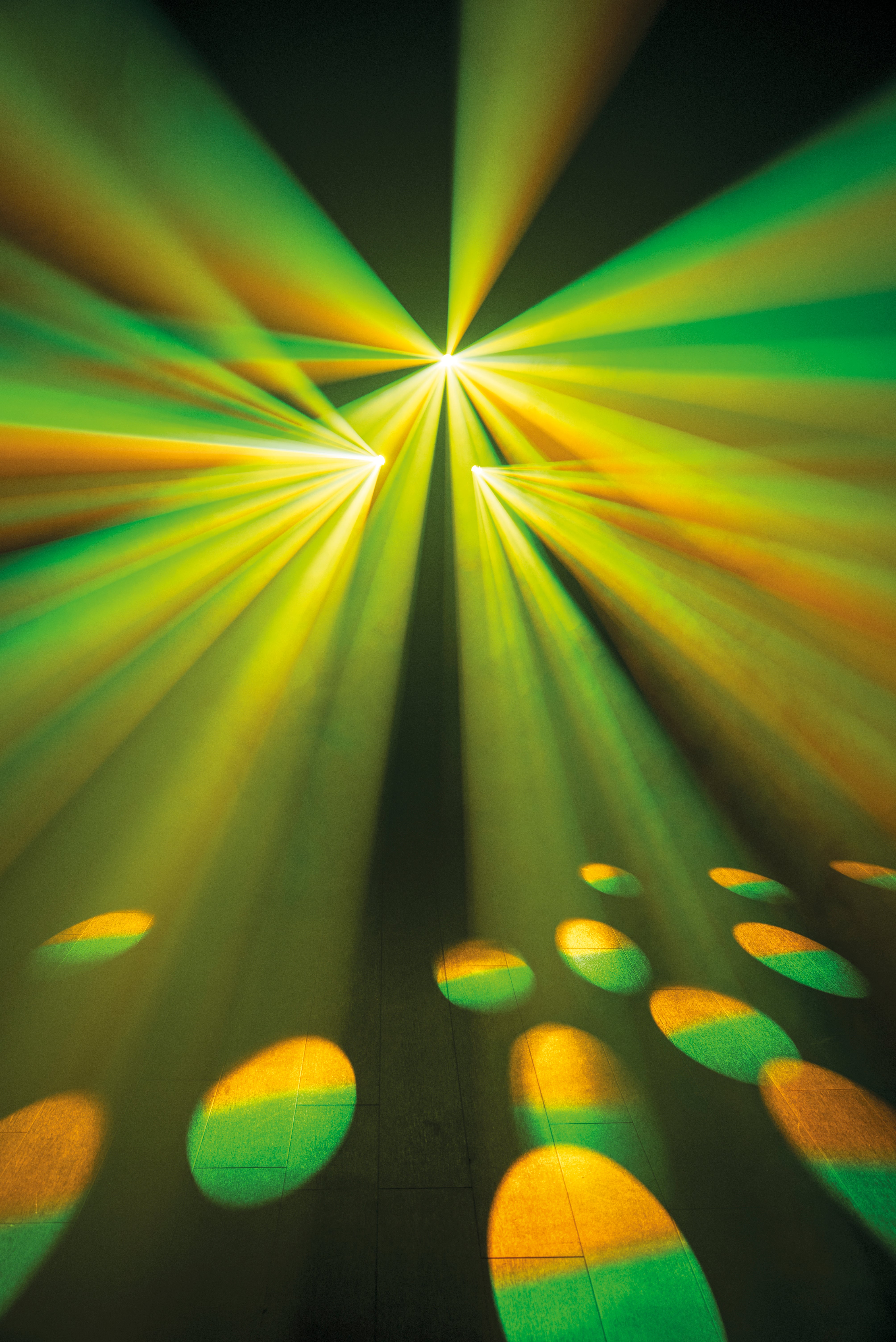 Dataflower 100W LED Effect Light - Showtec | Bellalite