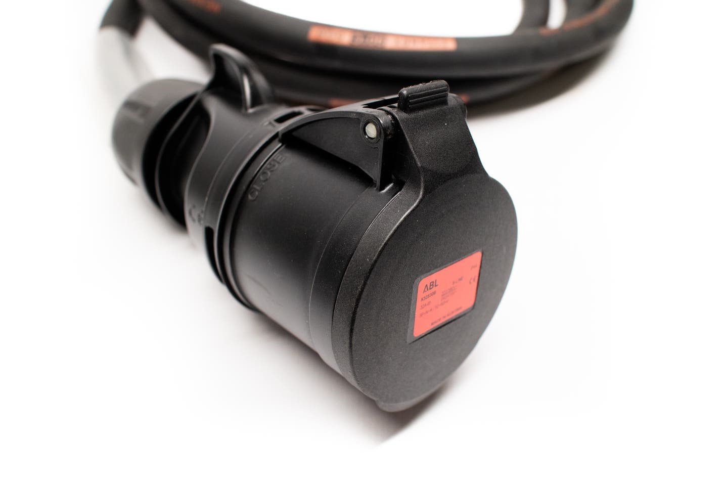 Skarvkabel Titanex 3-fas Svart CEE 16A 2,5m - Prolite | Bellalite Skarvkabel Titanex 3-fas Svart CEE 16A 2,5m - Prolite | Bellalite