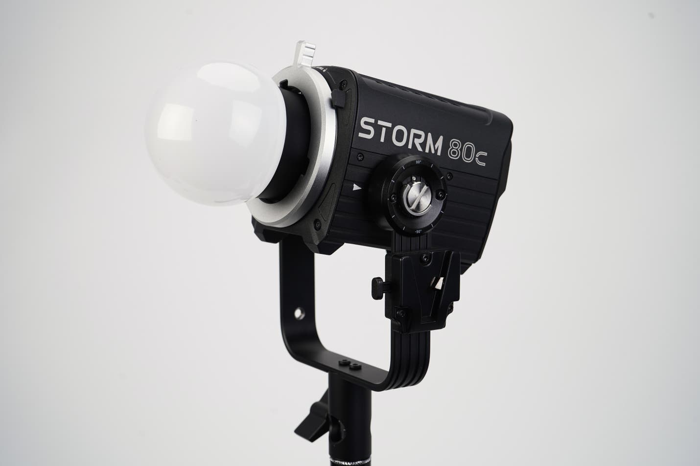 Aputure Storm 80c - APUTURE | Bellalite Aputure Storm 80c - APUTURE | Bellalite