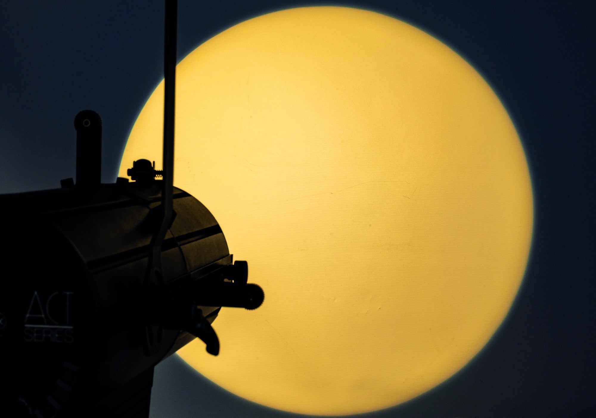 Act Profile 150W RGBAL  - Showtec | Bellalite