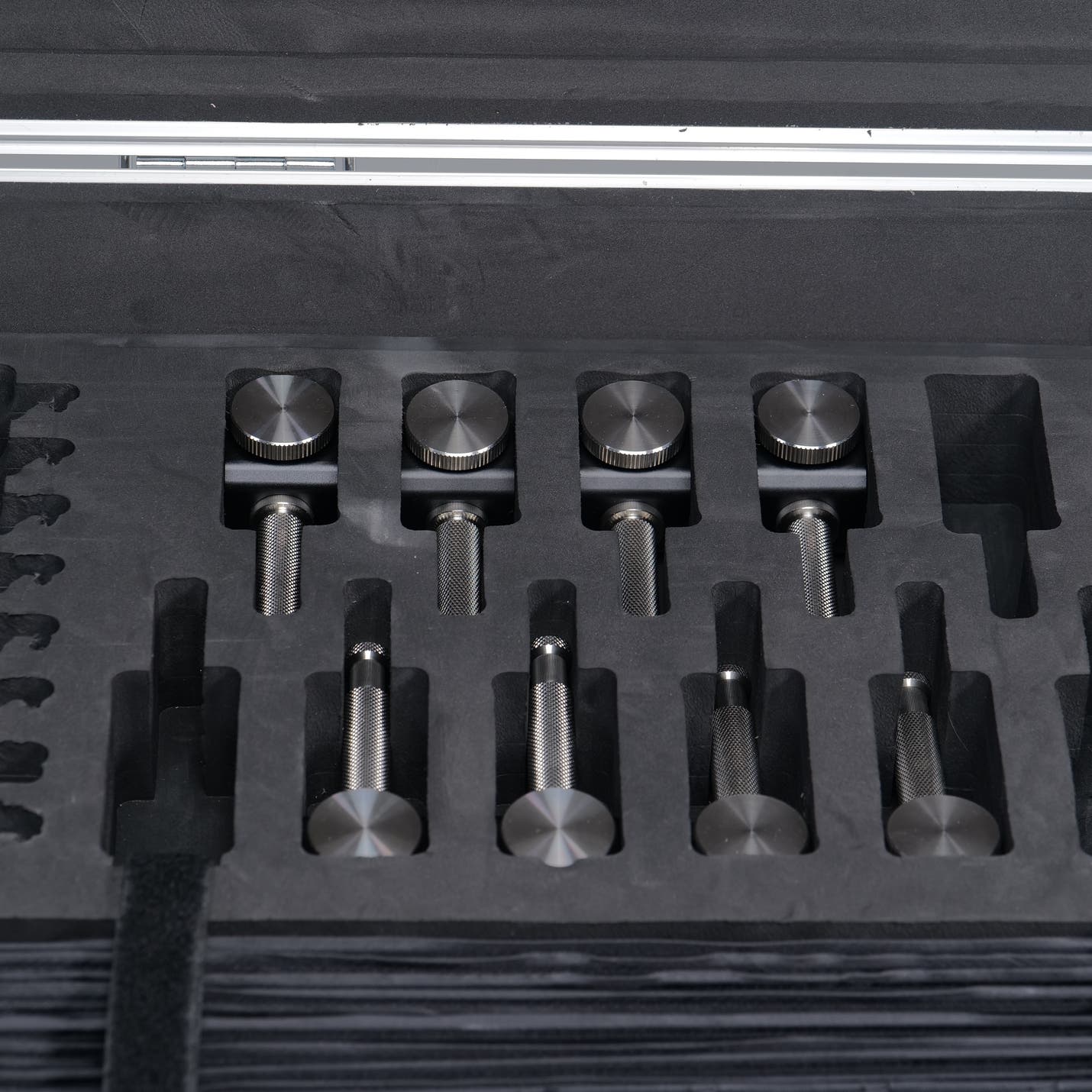 Aputure INFINIBAR PB12 8-Light Kit - APUTURE | Bellalite Aputure INFINIBAR PB12 8-Light Kit - APUTURE | Bellalite