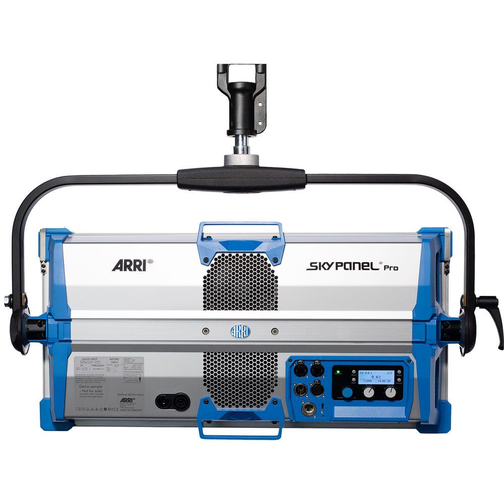 ARRI SkyPanel S60 Pro Set MAN blue/silver (Schuko) - Arri | Bellalite