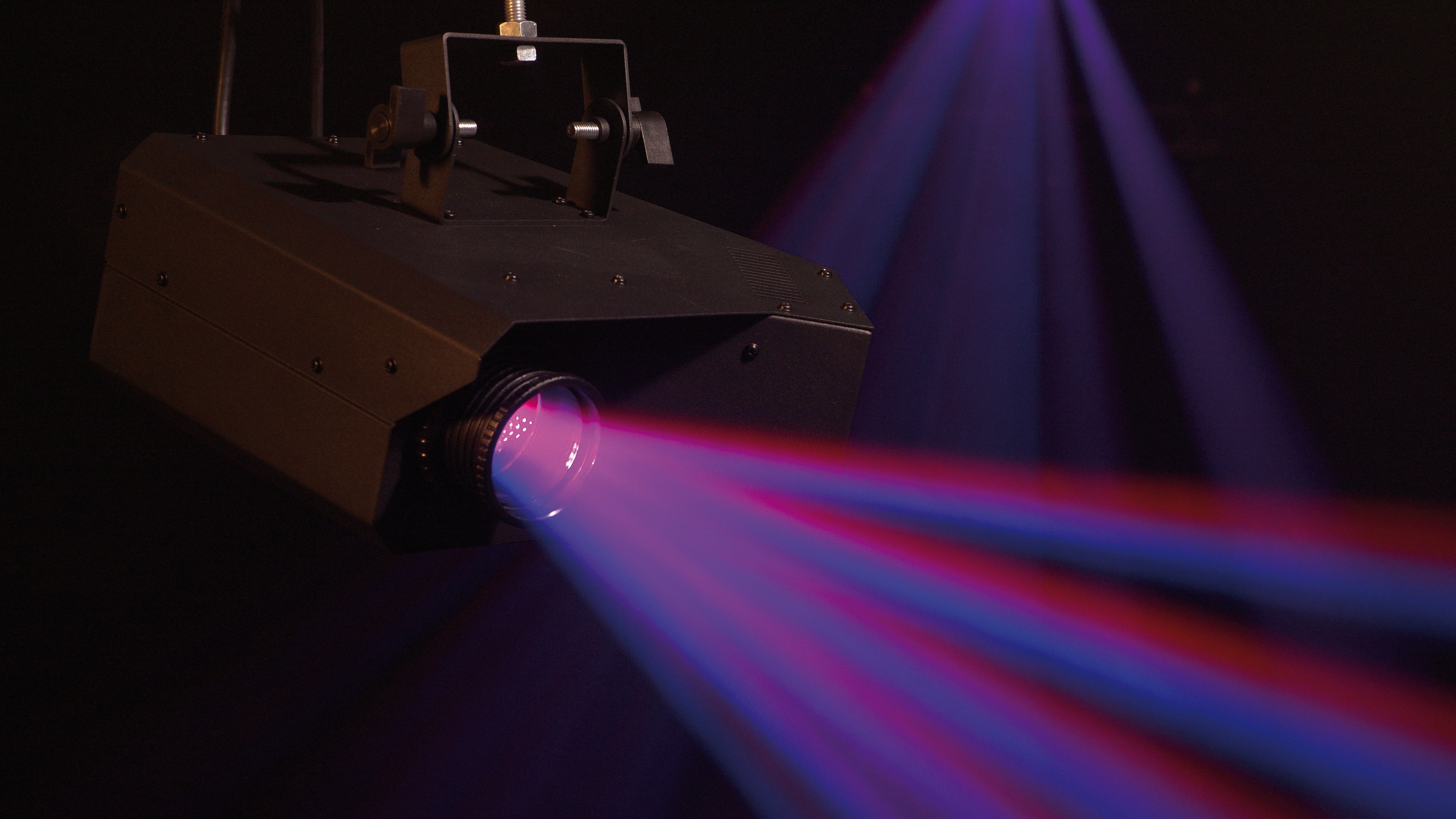Dataflower 100W LED Effect Light - Showtec | Bellalite