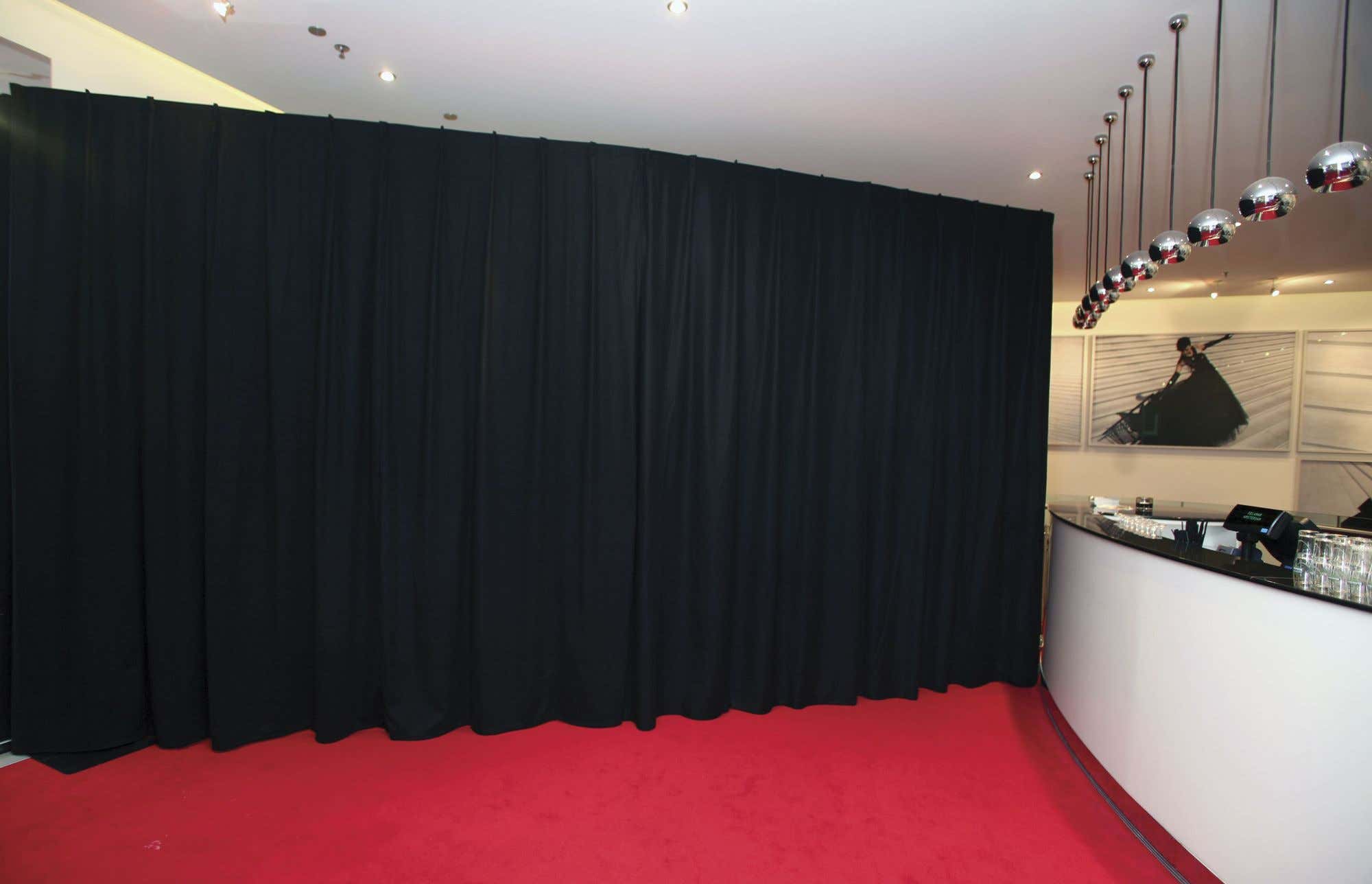 Pipe & Drape - MGS Curtain 300cm x 300cm Svart - Wentex | Bellalite Pipe & Drape - MGS Curtain 300cm x 300cm Svart - Wentex | Bellalite