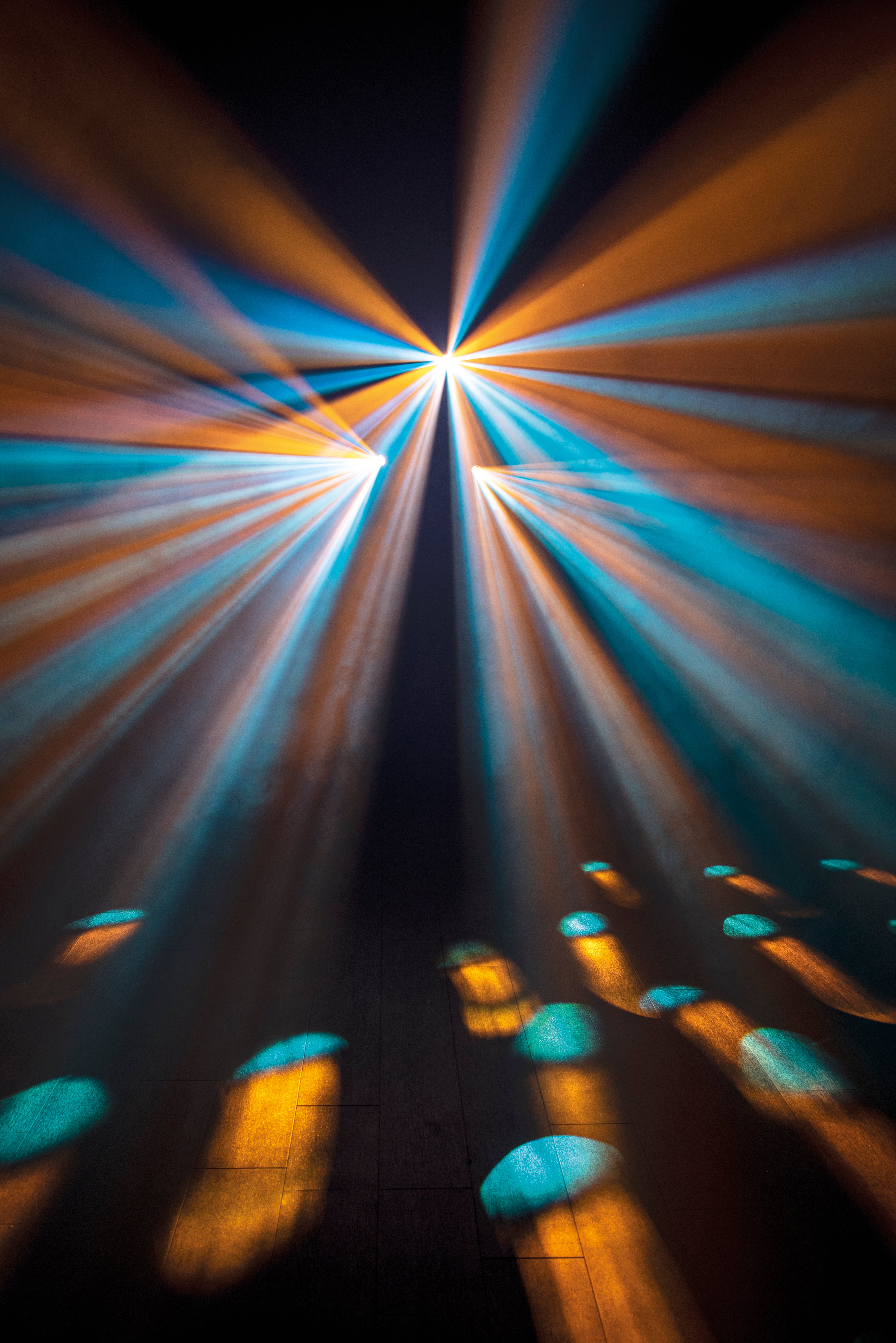 Dataflower 100W LED Effect Light - Showtec | Bellalite