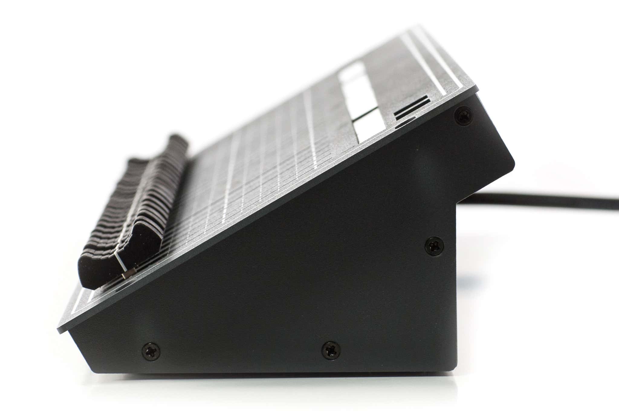 SimpleDesk 24 - Ehrgeiz | Bellalite SimpleDesk 24 - Ehrgeiz | Bellalite