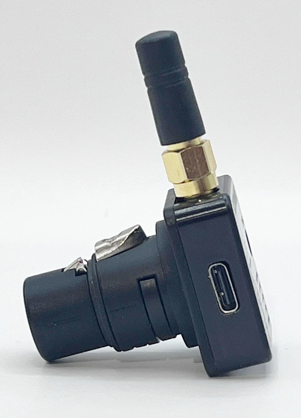 Skynode Plug & Play Wireless DMX Receiver - Cinelex | Bellalite Skynode Plug & Play Wireless DMX Receiver - Cinelex | Bellalite