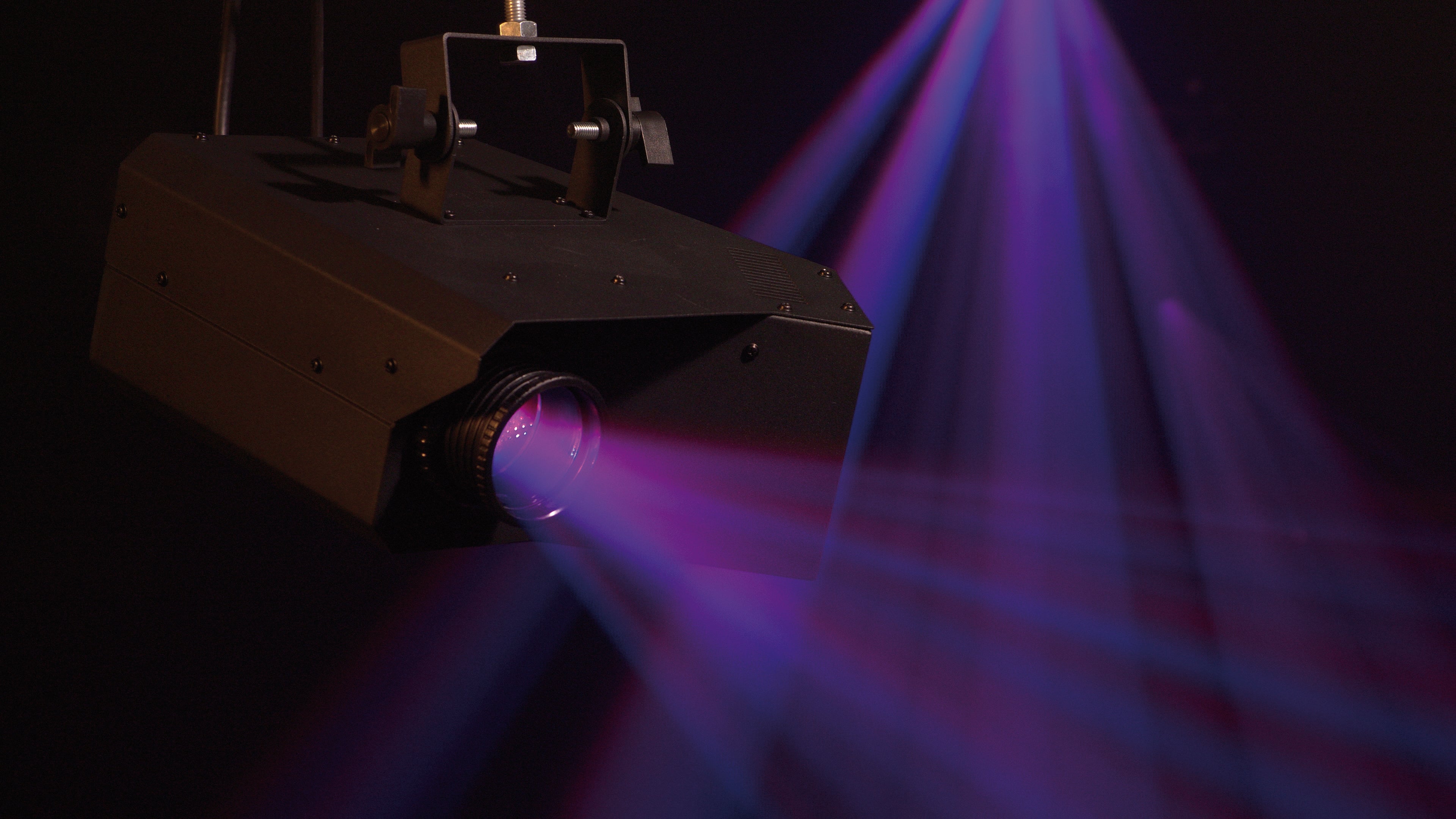 Dataflower 100W LED Effect Light - Showtec | Bellalite