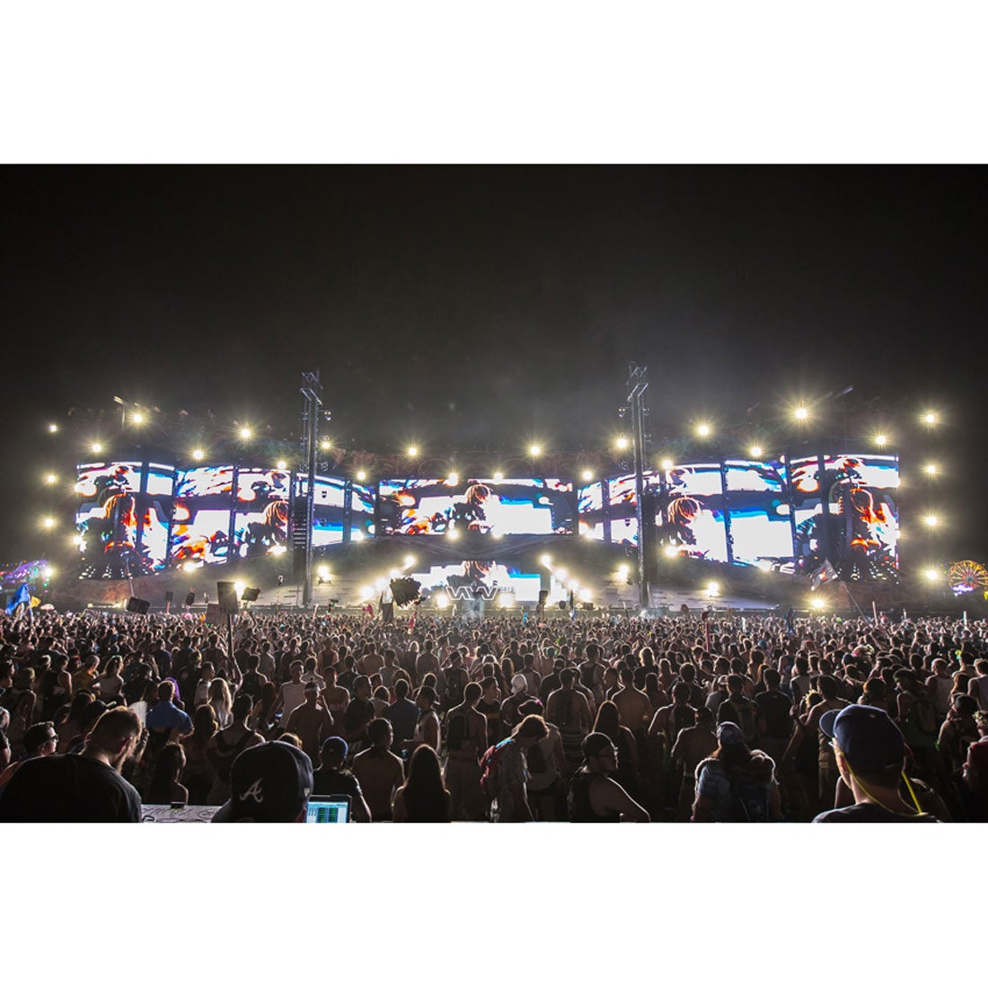 CUEPIX BLINDER WW2 2X100Watt COB Blin - Elation | Bellalite