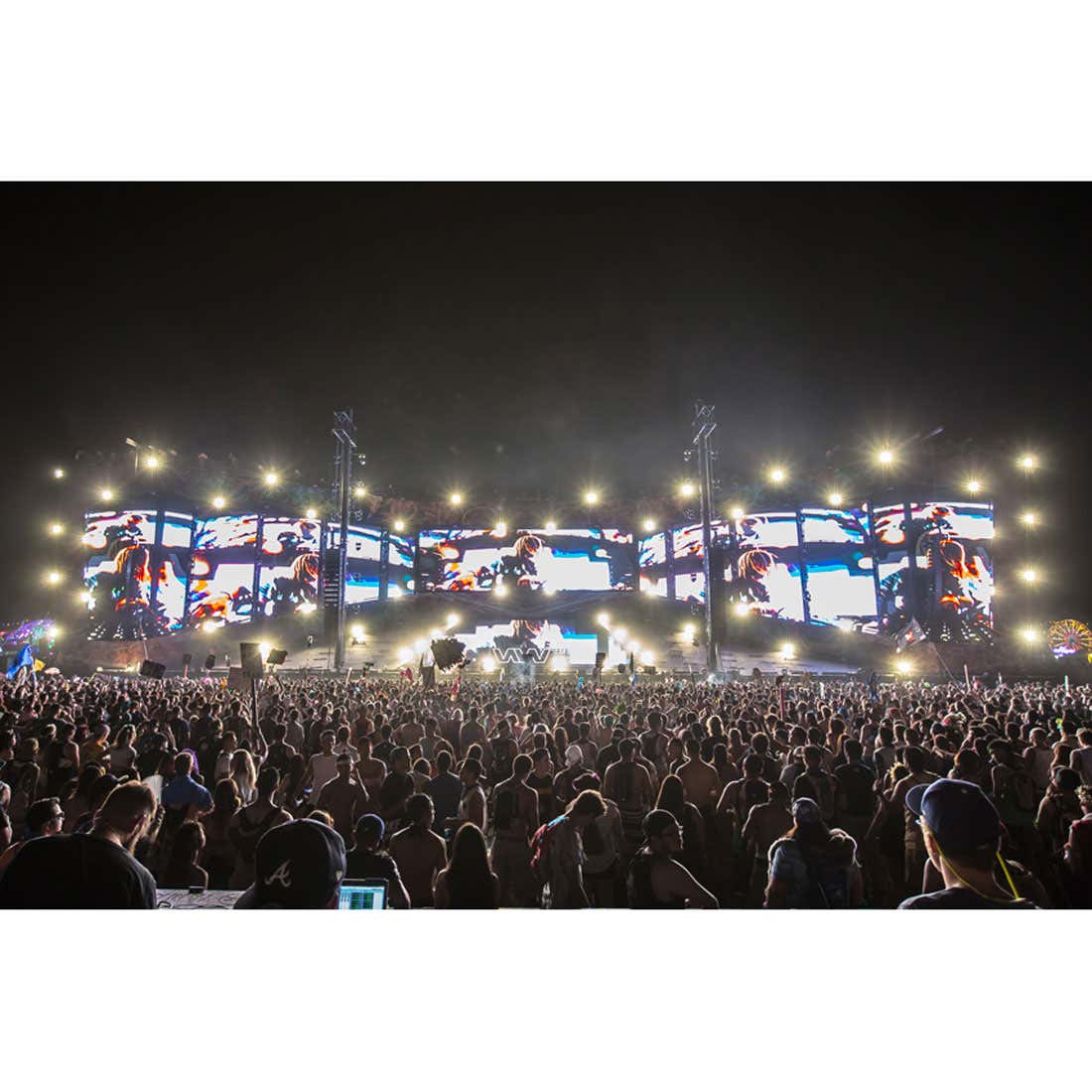 CUEPIX BLINDER WW2 2X100Watt COB Blin - Elation | Bellalite CUEPIX BLINDER WW2 2X100Watt COB Blin - Elation | Bellalite