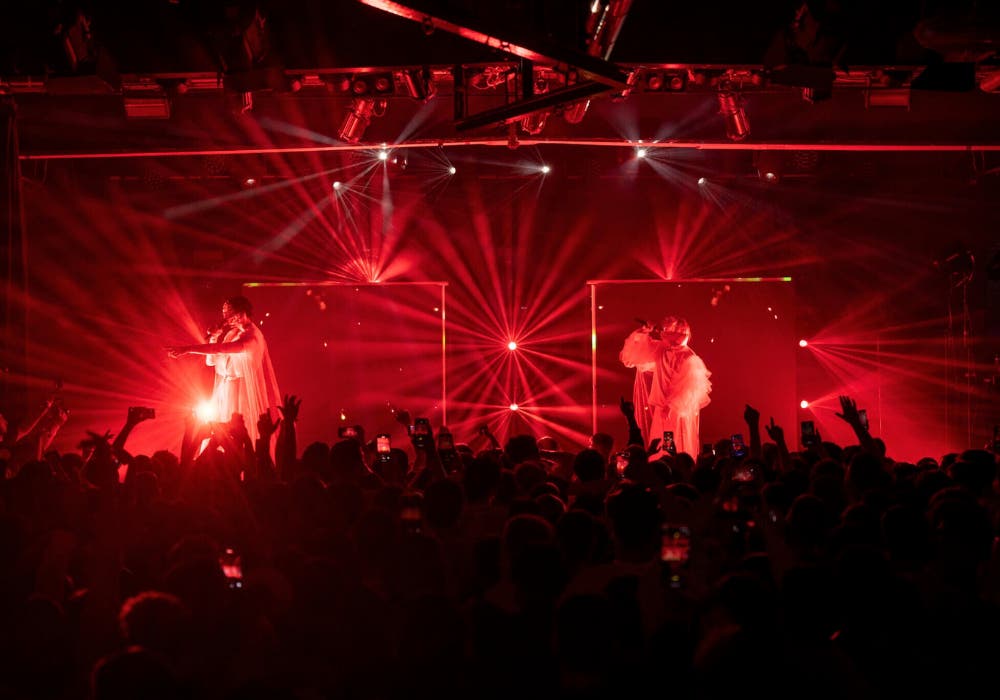 Admiral Sidelight Tower Symmetrical W 60 with locking - Admiral Staging | Bellalite Admiral Sidelight Tower Symmetrical W 60 with locking - Admiral Staging | Bellalite