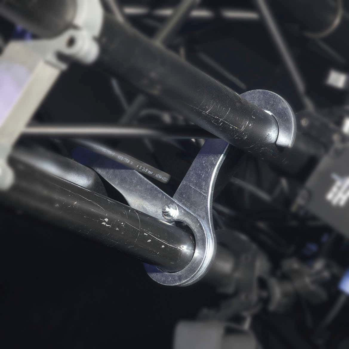 The Moustache - Single Tube Clamp Svart - Showgear | Bellalite The Moustache - Single Tube Clamp Svart - Showgear | Bellalite