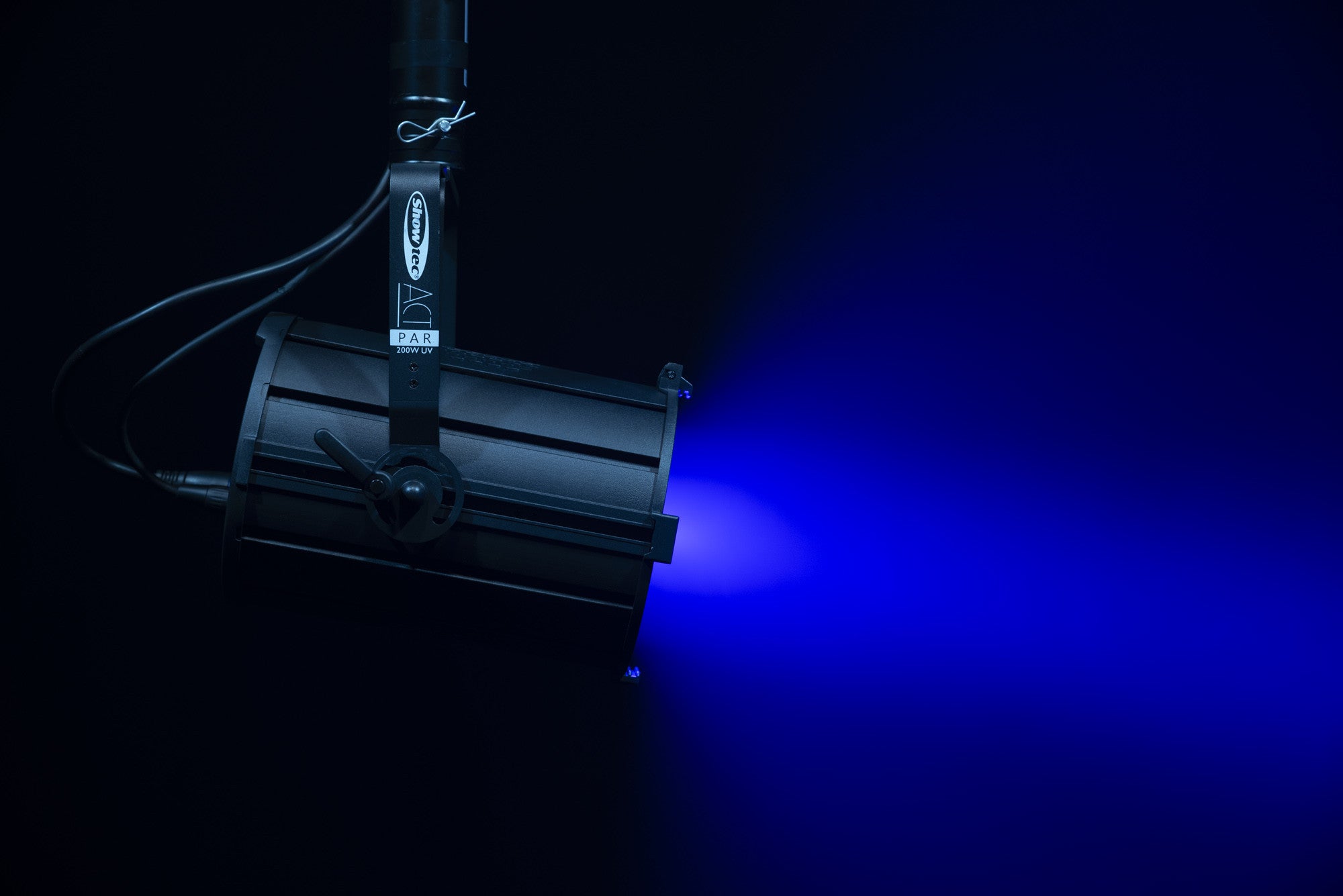ACT Par 200W UV  - Showtec | Bellalite