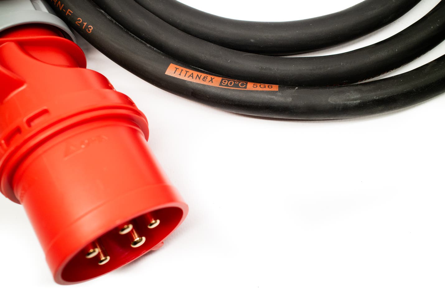 Skarvkabel Titanex 3-fas CEE 32A 25m - Prolite | Bellalite Skarvkabel Titanex 3-fas CEE 32A 25m - Prolite | Bellalite