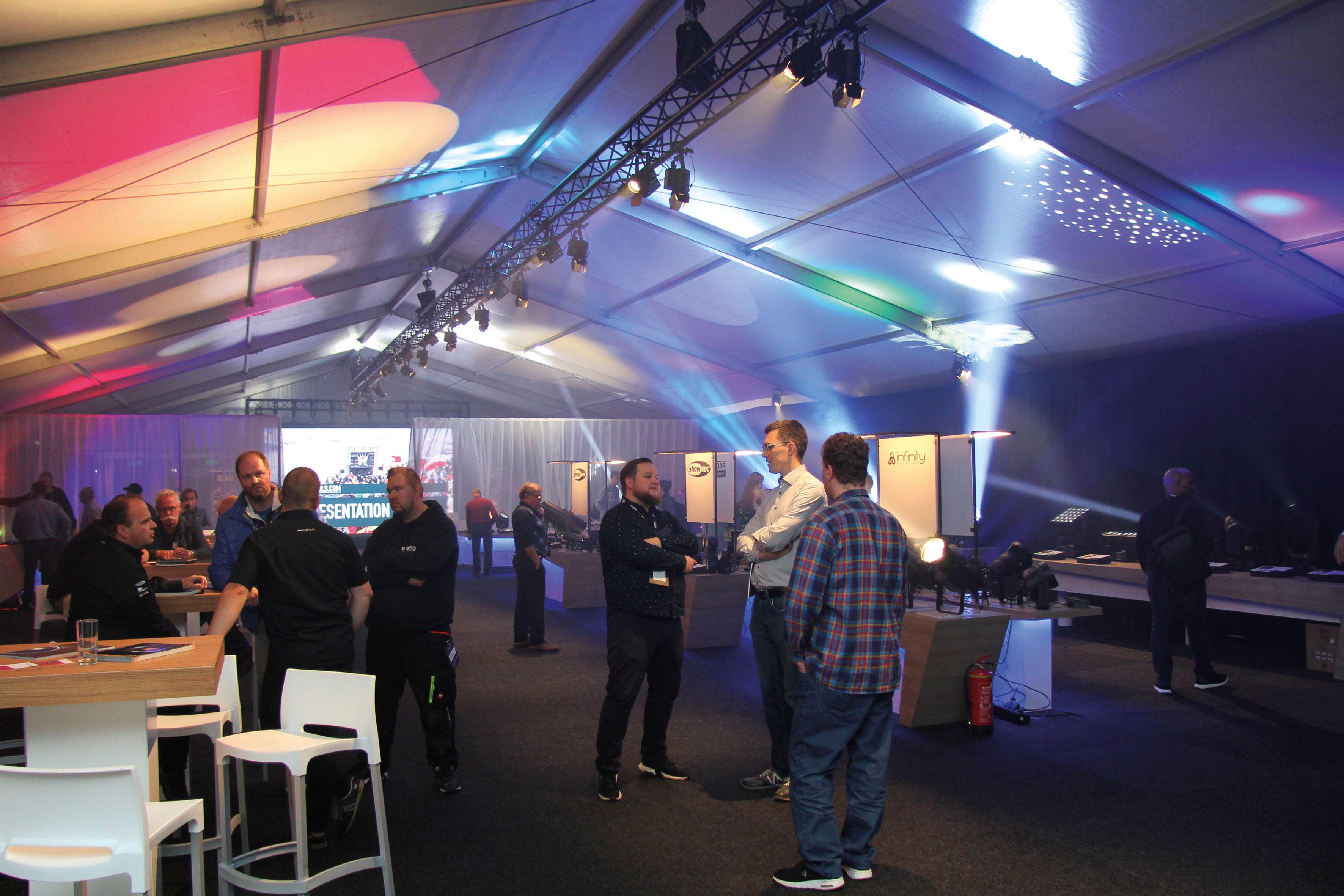 Pipe & Drape - Voile CS 300cm x 400cm  Vit - Wentex | Bellalite