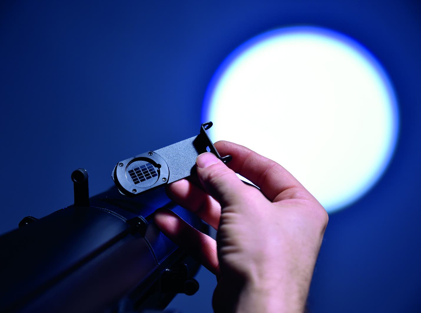 ACT Followspot 230 CW - Showtec | Bellalite ACT Followspot 230 CW - Showtec | Bellalite