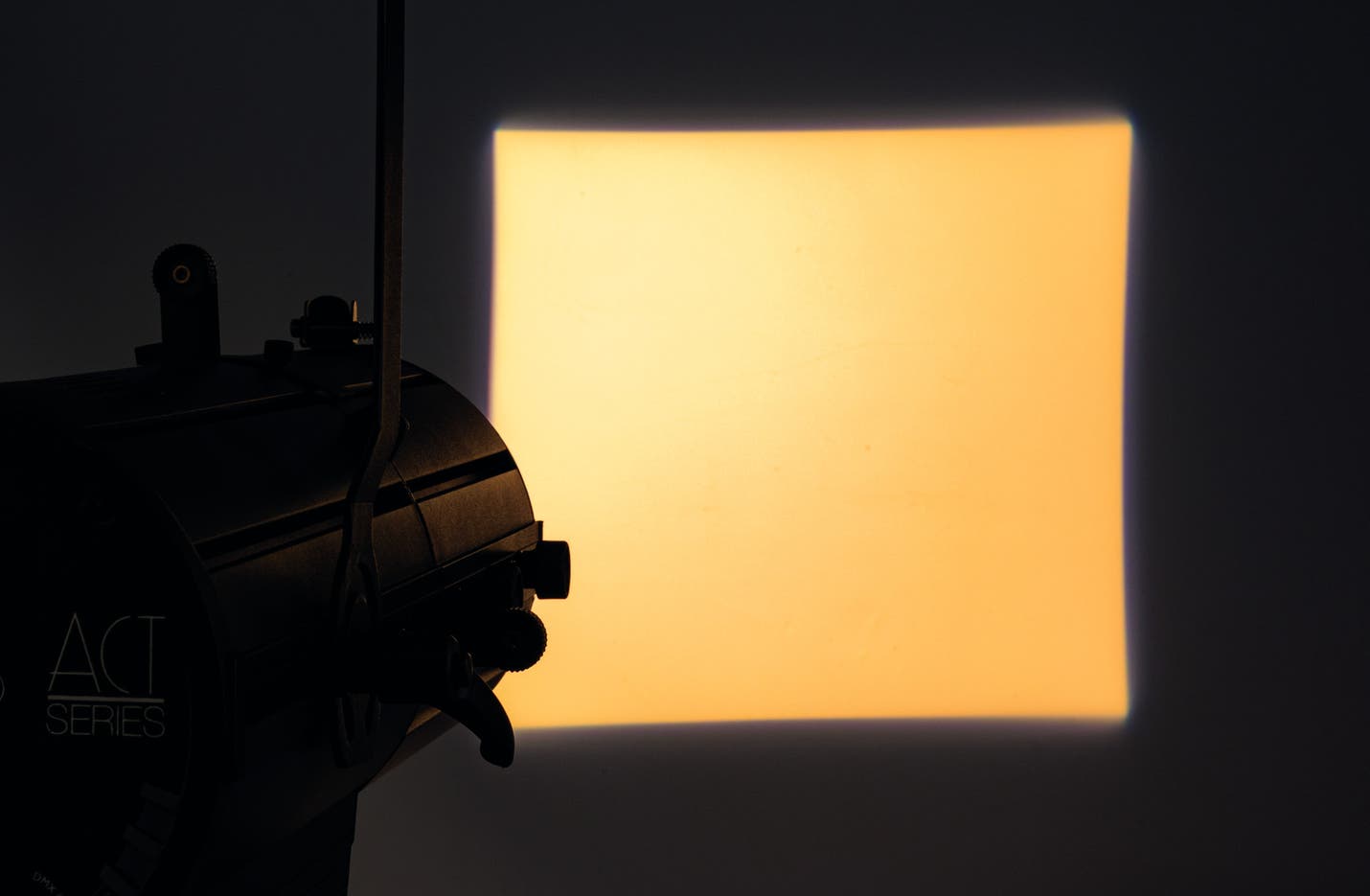 Act Profile 150W RGBAL - Showtec | Bellalite Act Profile 150W RGBAL - Showtec | Bellalite