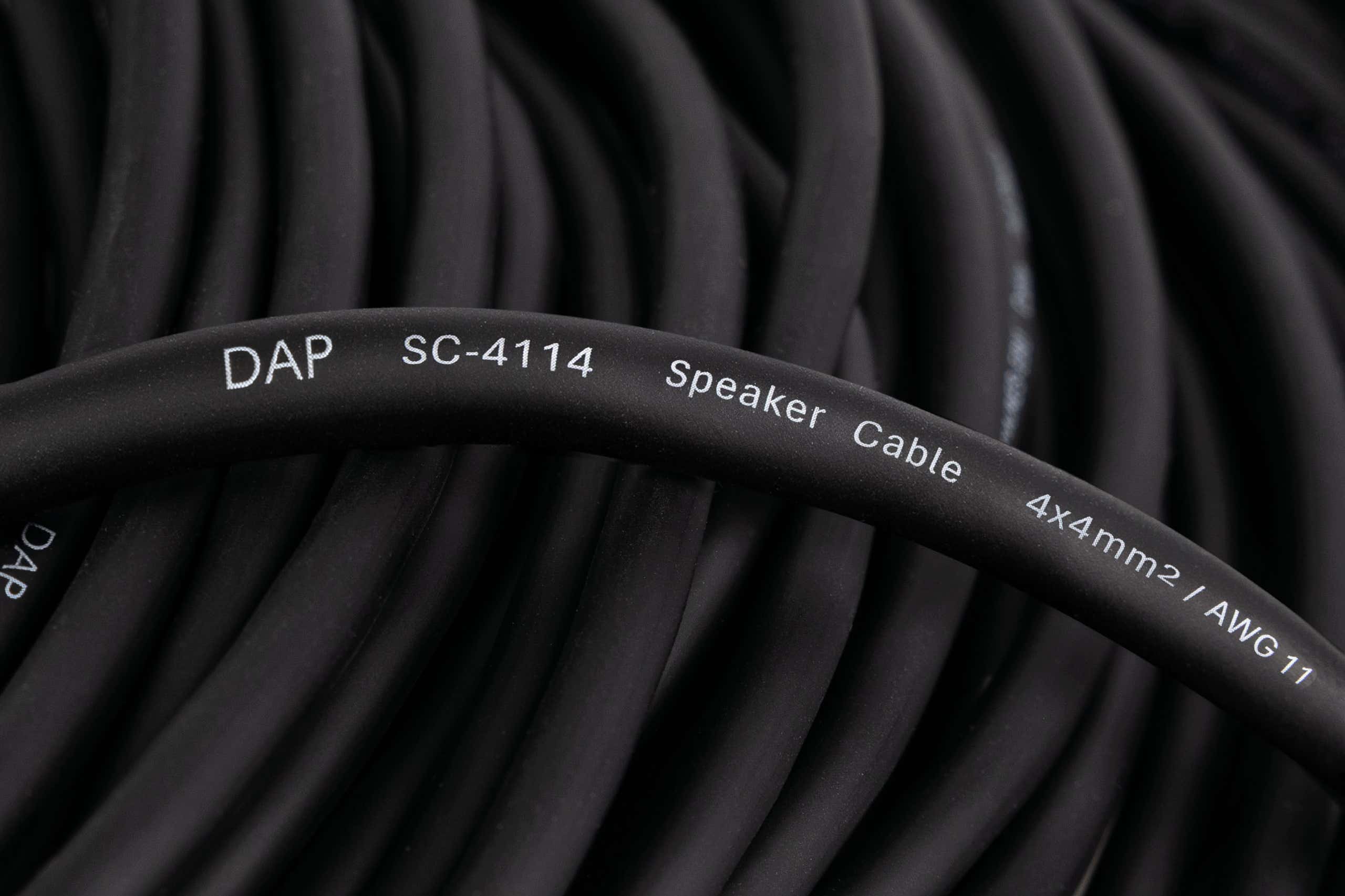 DAP Högtalarkabel SpeakON NL4 4x4mm² 0,75m - DAP | Bellalite DAP Högtalarkabel SpeakON NL4 4x4mm² 0,75m - DAP | Bellalite