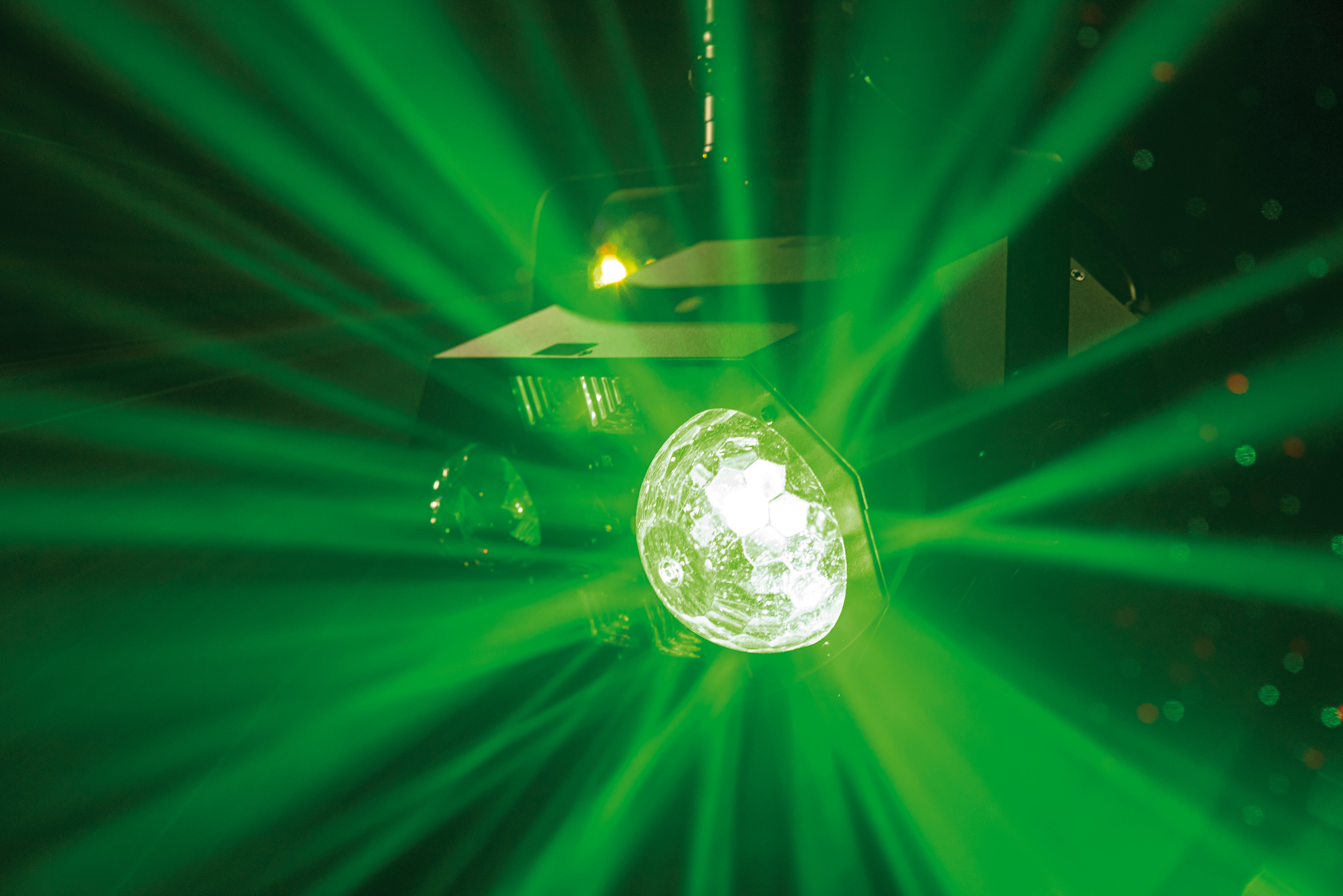 Booby Trap RG 5-in-1 Light Effect - Showtec | Bellalite