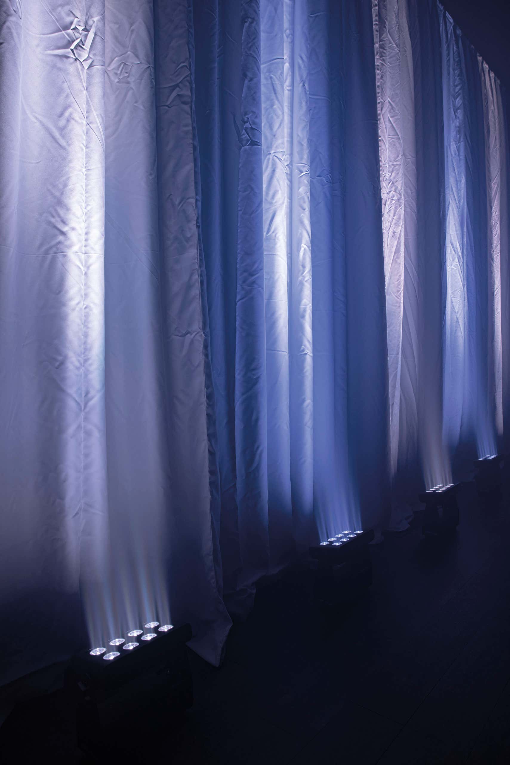 Helix M1100 Q4 Mobile - Showtec | Bellalite Helix M1100 Q4 Mobile - Showtec | Bellalite
