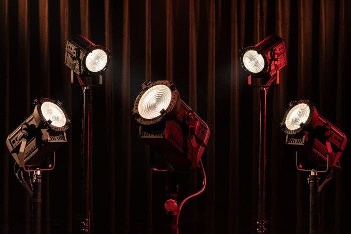 Performer Fresnel 2200 DDT - Showtec | Bellalite Performer Fresnel 2200 DDT - Showtec | Bellalite