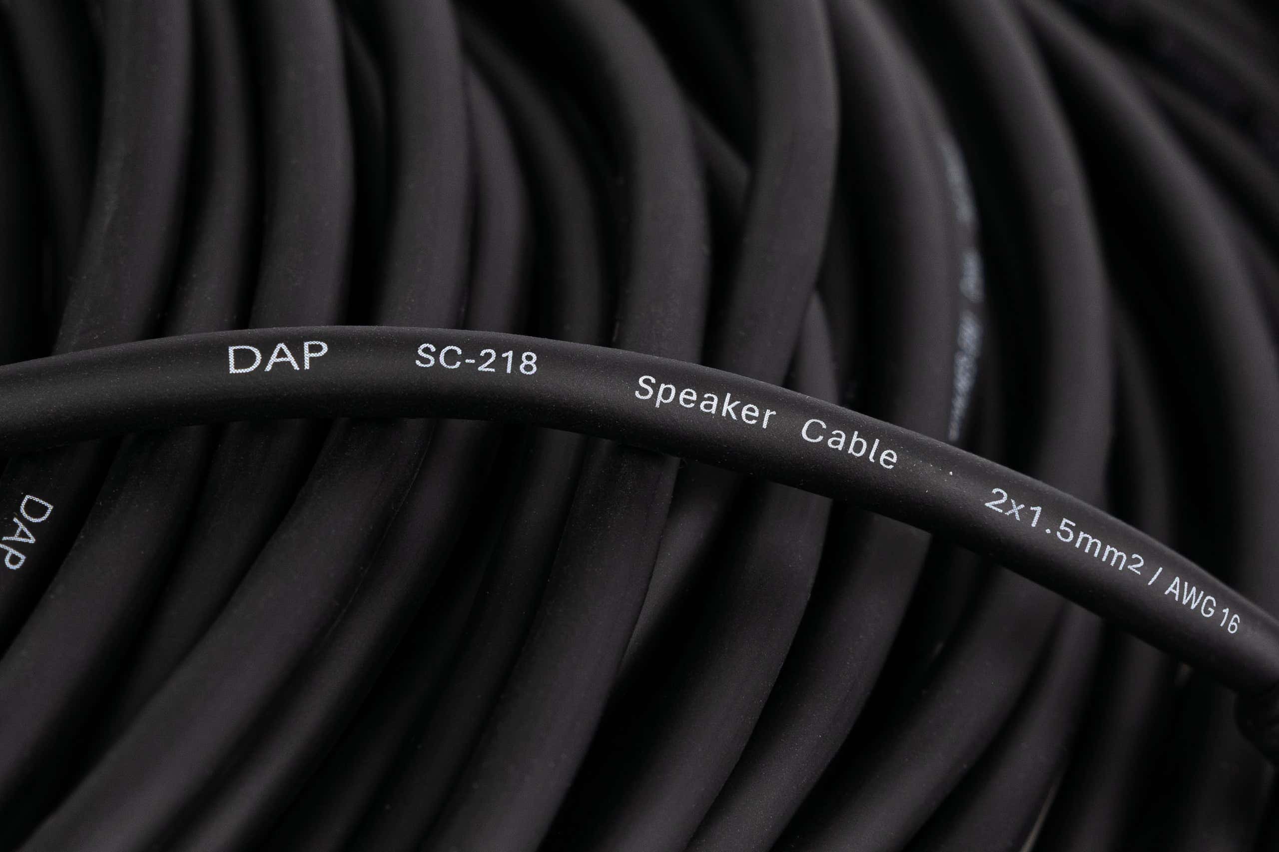 DAP Högtalarkabel SpeakON NL2 2x1,5mm² 0,75m - DAP | Bellalite DAP Högtalarkabel SpeakON NL2 2x1,5mm² 0,75m - DAP | Bellalite