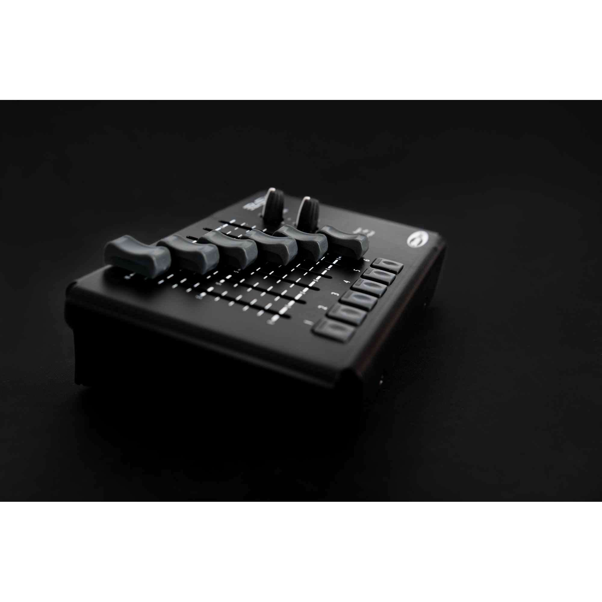 Easy 6 Mobile DMX Controller  - Showtec | Bellalite